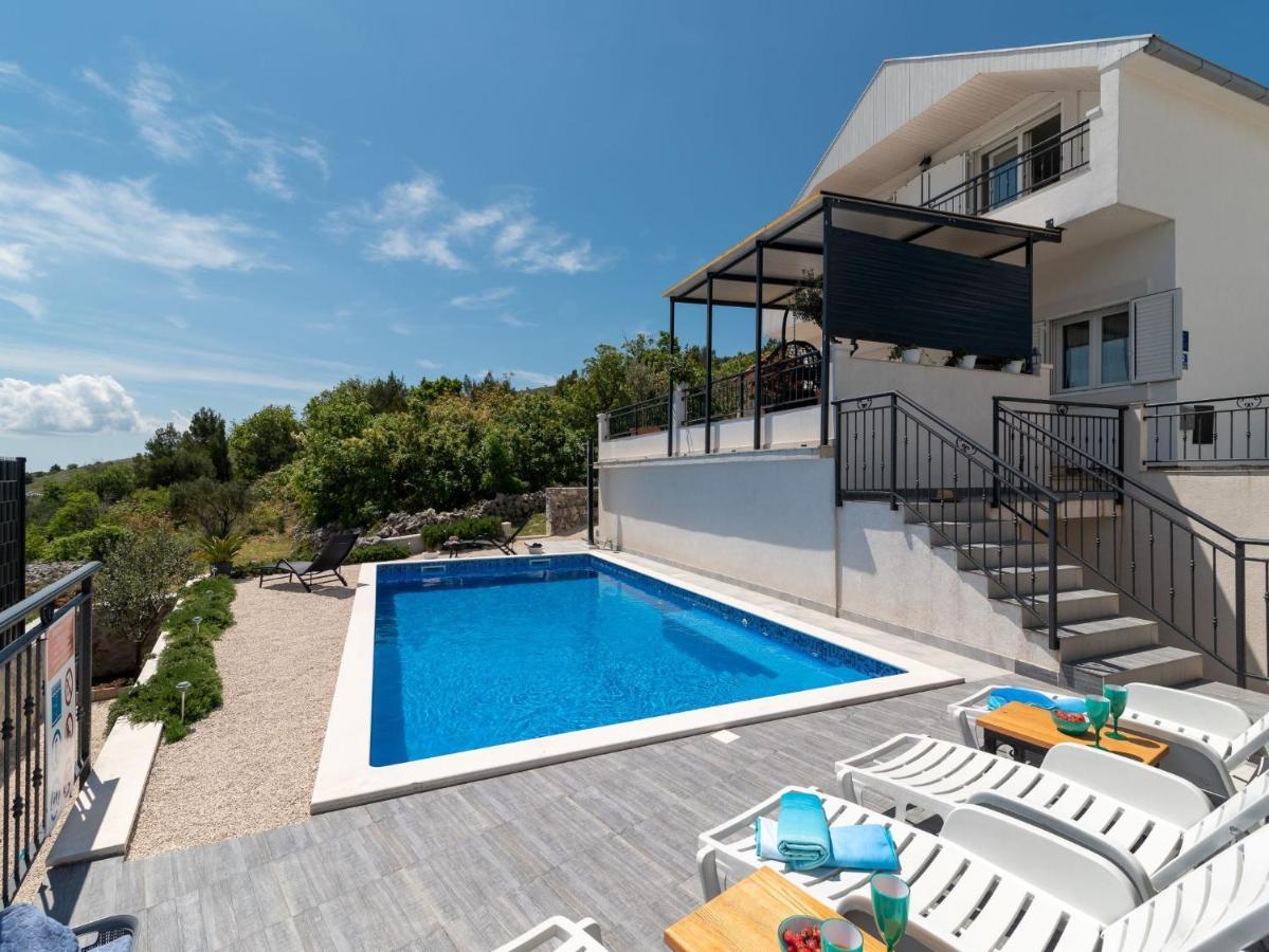 Scenic Sea View,Three Bedroom Villa With Pool 特罗吉尔 外观 照片