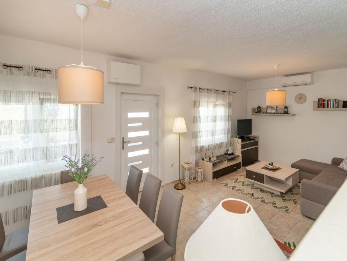Scenic Sea View,Three Bedroom Villa With Pool 特罗吉尔 外观 照片