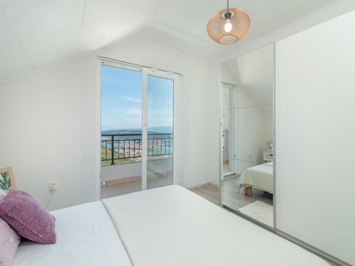 Scenic Sea View,Three Bedroom Villa With Pool 特罗吉尔 外观 照片