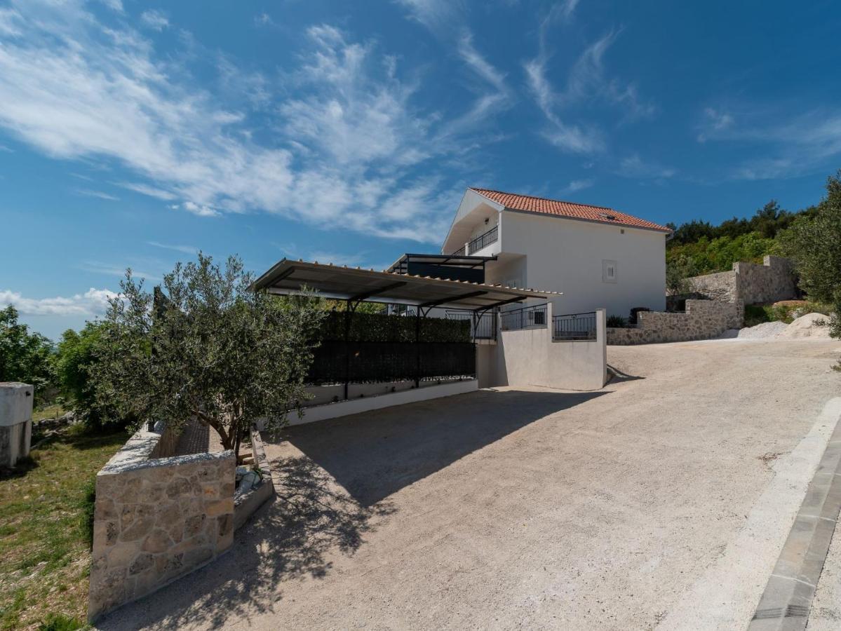 Scenic Sea View,Three Bedroom Villa With Pool 特罗吉尔 外观 照片