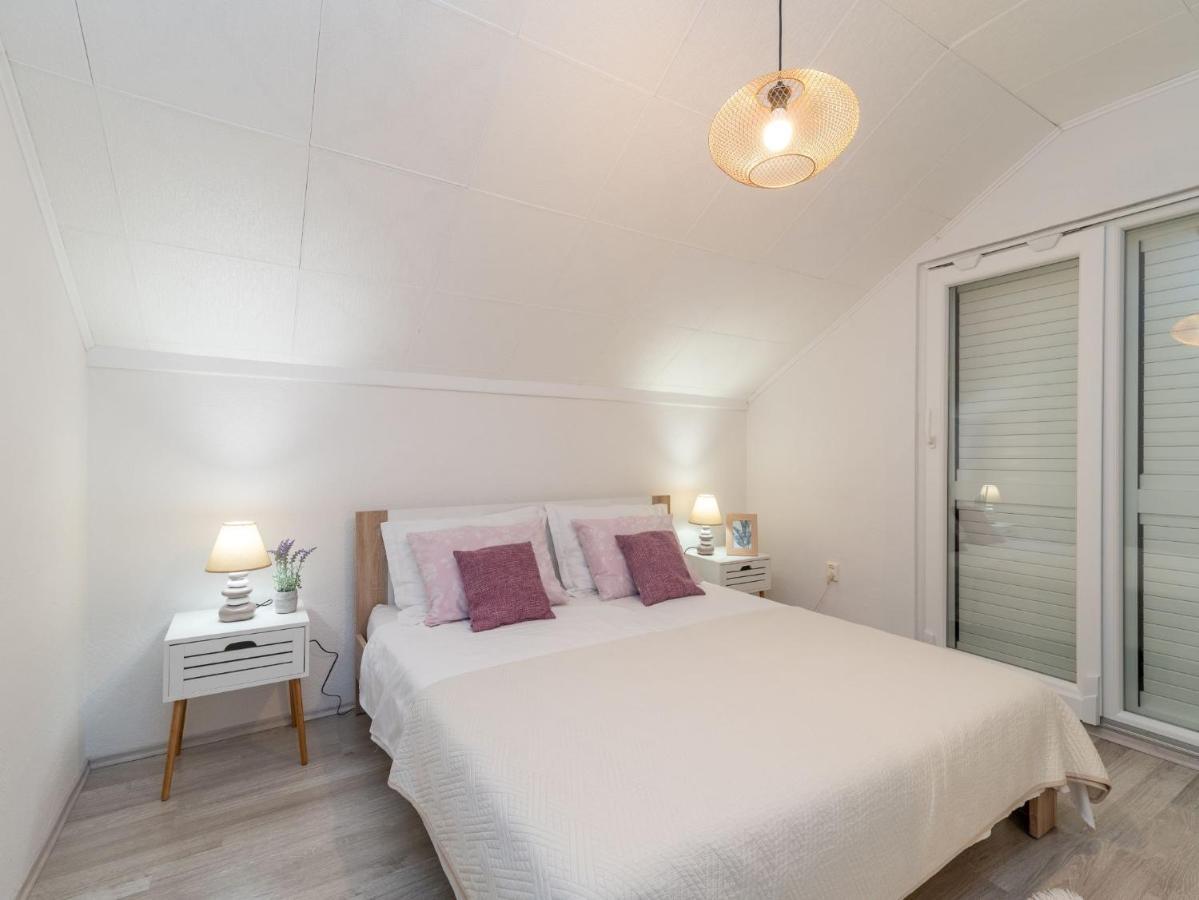 Scenic Sea View,Three Bedroom Villa With Pool 特罗吉尔 外观 照片